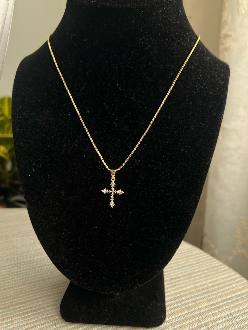 🩷- spiky Gold Cross Pendant Necklace with Cubic Zirconia